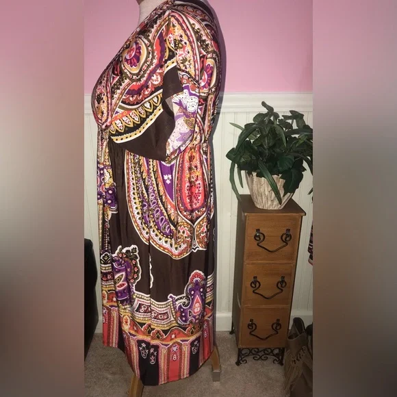 Cristina Love, medium, multi colored, very light weight, thin - Picture 3 of 7